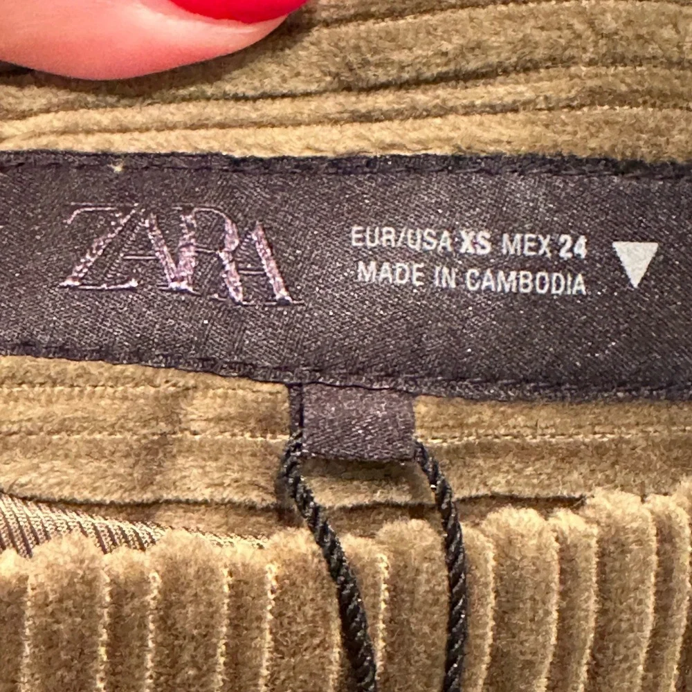 Zara Corduroy Mini Skirt Green XS NWT‎